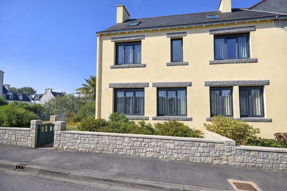 MAISON 106M² - 4 CHAMBRES /6 POSSIBLES - GRANDE PIECE DE VIE - FENETRES RECENTES - RARE - COMBLES 65M² - FORT POTENTIEL